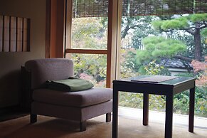 Hiiragiya