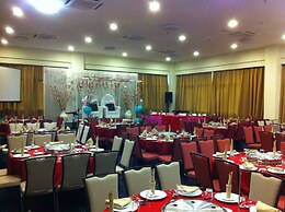 The Pavilion Hotel