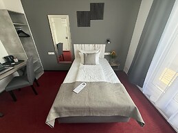 Hotel Aviva
