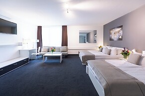 Hotel Aviva