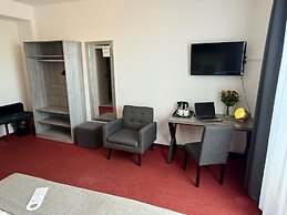 Hotel Aviva
