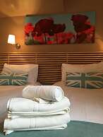 Dockside Hotel