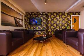 Dockside Hotel