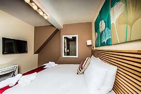Dockside Hotel
