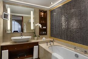 Grand Hotel Vilnius, Curio Collection by Hilton