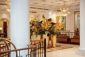 Grand Hotel Vilnius, Curio Collection by Hilton