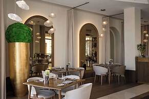 Grand Hotel Vilnius, Curio Collection by Hilton