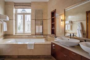 Grand Hotel Vilnius, Curio Collection by Hilton