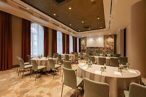 Grand Hotel Vilnius, Curio Collection by Hilton