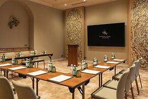 Grand Hotel Vilnius, Curio Collection by Hilton