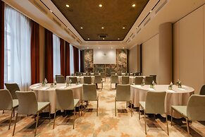 Grand Hotel Vilnius, Curio Collection by Hilton
