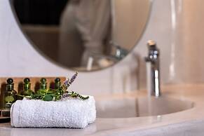 Splendour Hotel and Suites