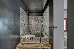 Splendour Hotel and Suites