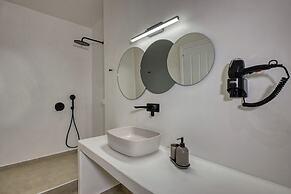 Splendour Hotel and Suites