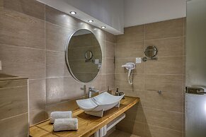 Splendour Hotel and Suites