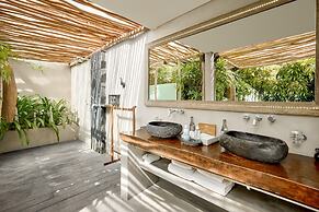 Blue Karma Dijiwa Seminyak