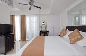 The Colony Hotel