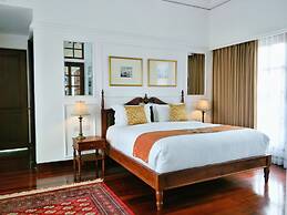 The Colony Hotel