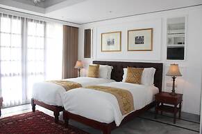 The Colony Hotel