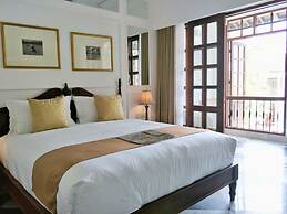 The Colony Hotel