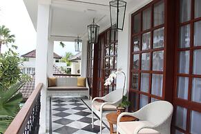 The Colony Hotel
