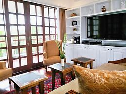 The Colony Hotel