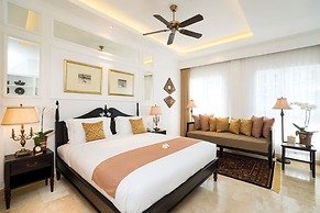 The Colony Hotel