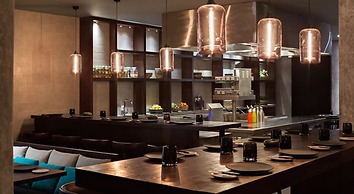 The Colony Hotel