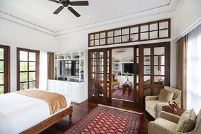 The Colony Hotel