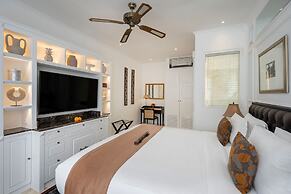 The Colony Hotel