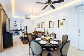 The Colony Hotel