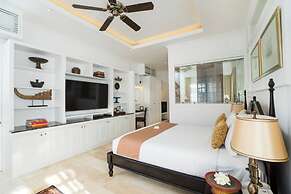 The Colony Hotel