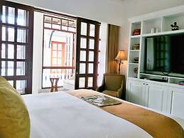 The Colony Hotel