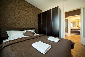 Platinum Towers E-Apartments