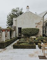Islington Hotel