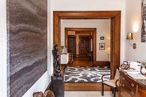 Islington Hotel