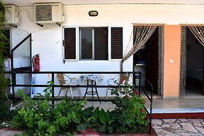 Kostas Apartments & Studios