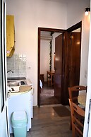 Kostas Apartments & Studios