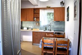 Kostas Apartments & Studios