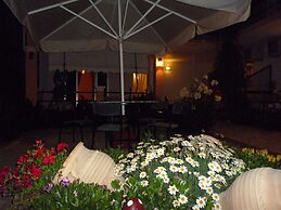 Kostas Apartments & Studios