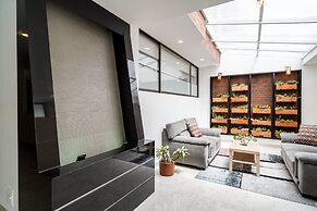 100 Wonderful House