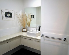 Noosa River Retreat