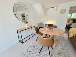 Noosa River Retreat