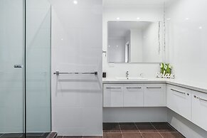 Noosa River Retreat