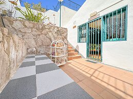 Laguna Apartments