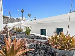 Laguna Apartments