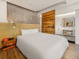 El Puerto Hotel