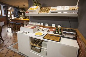 Hostal Savoy