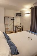 Hostal Savoy