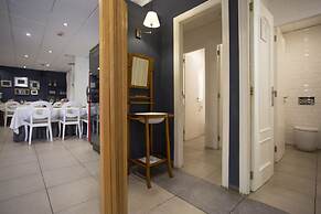 Hostal Savoy